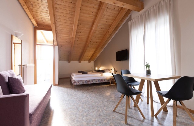 Charming Apartment with Balcony and Stunning Mountain Views at Residence Margreth