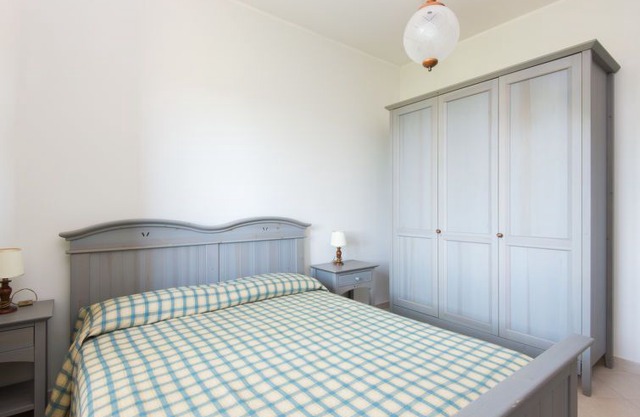 Collevecchio Apartment, Sleeps 4 with Pool and WiFi