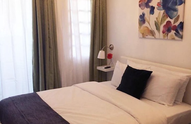 Comfortable and Elegant Aibonito Hotel / FREE PARKING & WIFI / GOOD AREA - 203