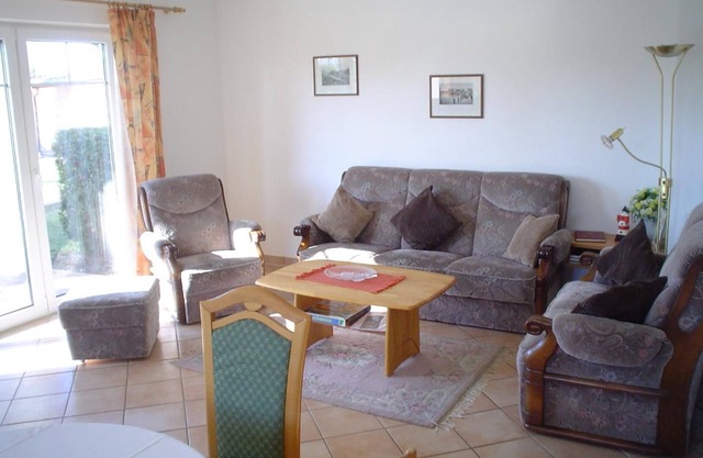 Comfortable vacation apartment in the Parkresidenz am Hafen in Zingst with terrace -
