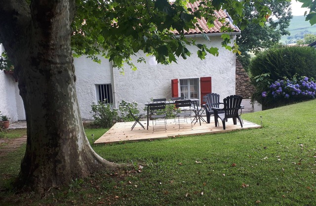 Cottage Located Environment Sea Mountain 