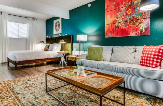 CozySuites Studio Skyline Barton Creek #01
