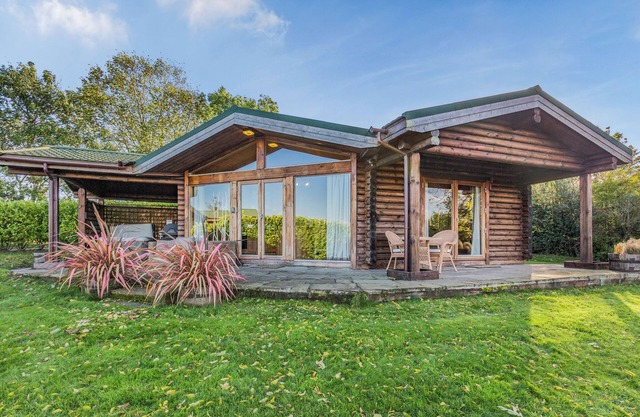 Deluxe and spacious lodge perfect for a romantic retreat.
