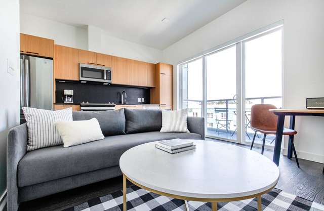 Deluxe Capitol Hill 1BR w/W/D, Rooftop, Lounge, near park, by Blueground