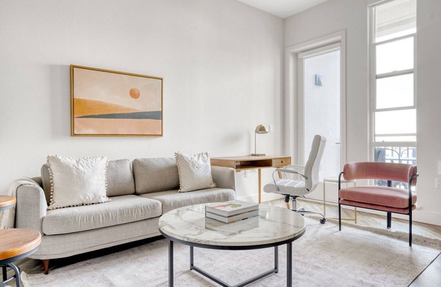 Deluxe Redwood City 1BR w/Gym & W/D, walk to Caltrain, by Blueground