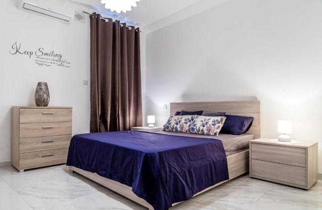 DESIGNER Swieqi Apartment. 5 Mins from St. George's Bay