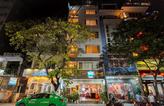 DMZ Hotel