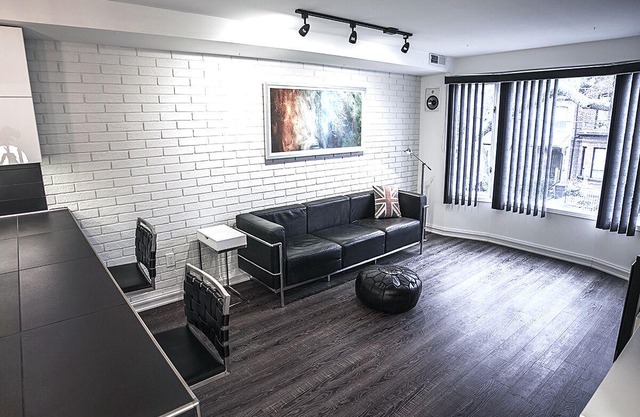 Dundas Office 