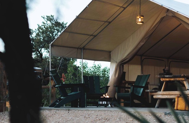 Glamping tent basecamp between Zion & Bryce w/AC
