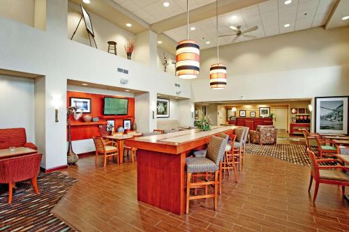 Hampton Inn 