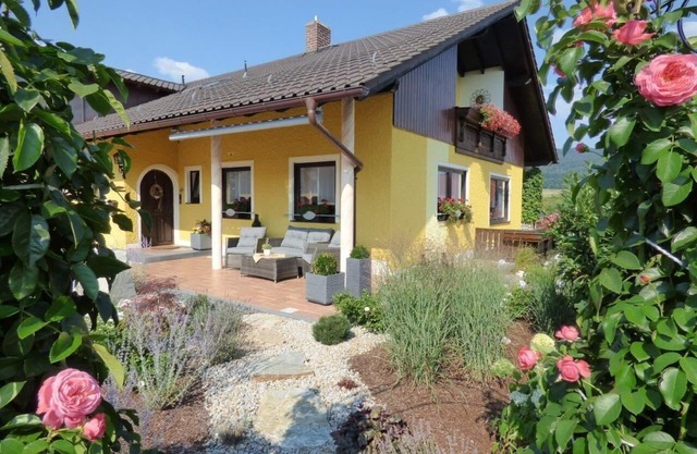 Holiday Gleißenberg Persons Bedrooms 