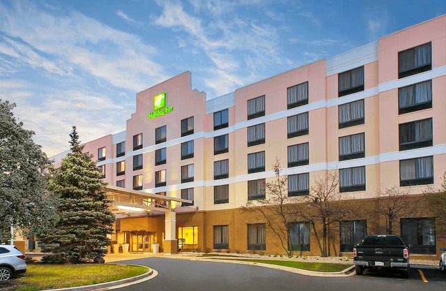 Holiday Inn Hotel & Suites Bolingbrook, an IHG Hotel
