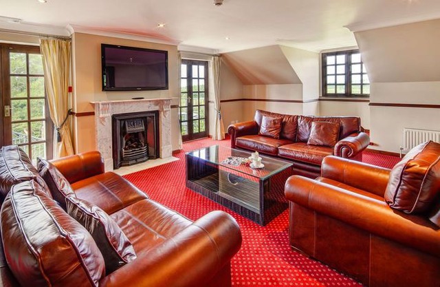 Hollies Hotel