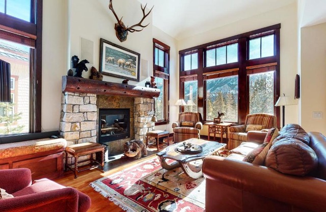 Crest Townhouse 