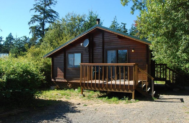 La Conner Camping Resort Wheelchair Accessible Cabin 16