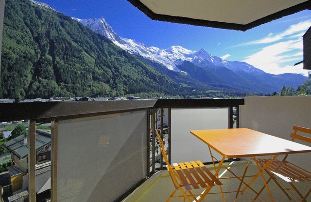 Le Beausite C Apartment - an apartment that sleeps 5 guests in 2 bedrooms