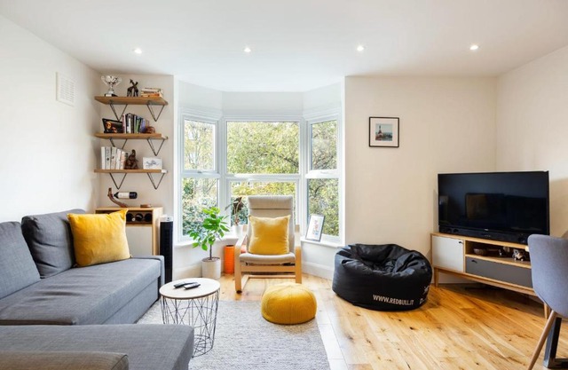 Modern & Beautiful 2 Bed Apartment in Stockwell