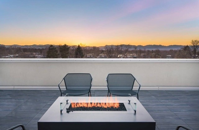 Modern & Luxurious Apt in Prime Denver Location!