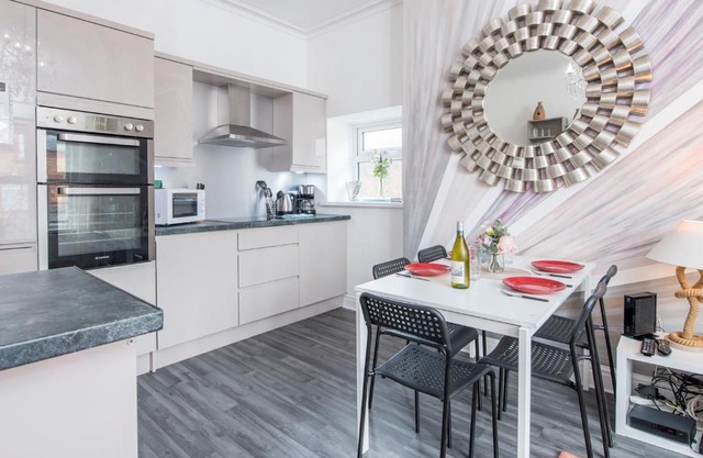 Pass the Keys Spacious 3 bedroom apartment in trendy Canton!