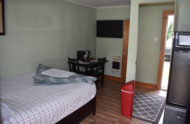 Pl Motel Located At The Heart Of Promised Land State Park 