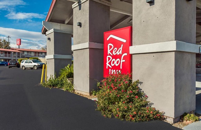 Red Roof Inn 