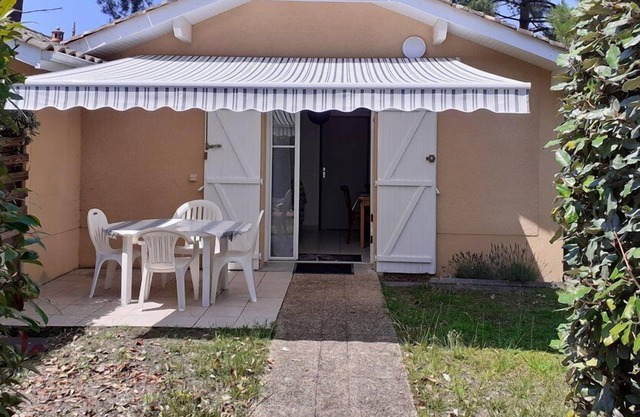 Ref 499 - Small quiet corner in a *** star residence