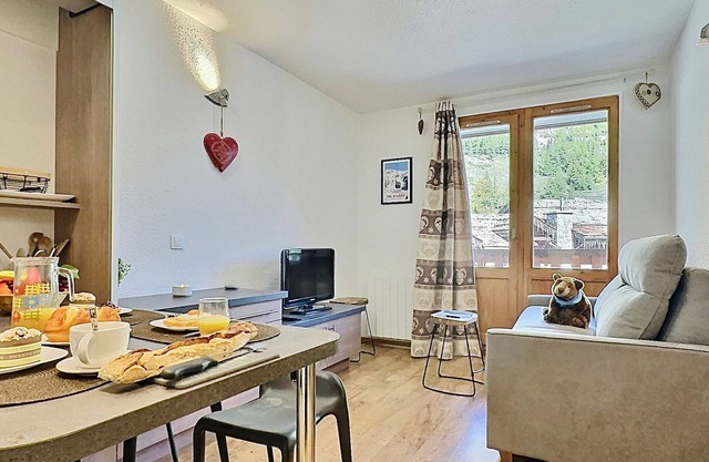 Renovated studio in Val d'Isère, 4 people, near center and slopes, with balcony and WIFI