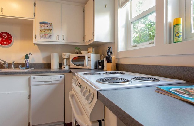 Seattle Bliss ★ Great Location ★ Sleeps 5!