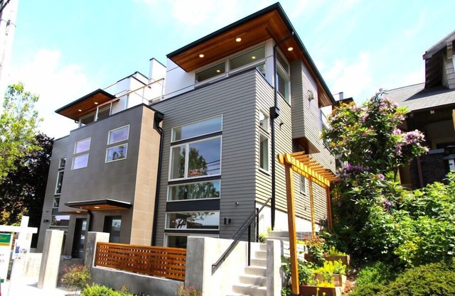 Serene Eastlake Home | Walled Patio & Gourmet Kitchen | Fantastic Location