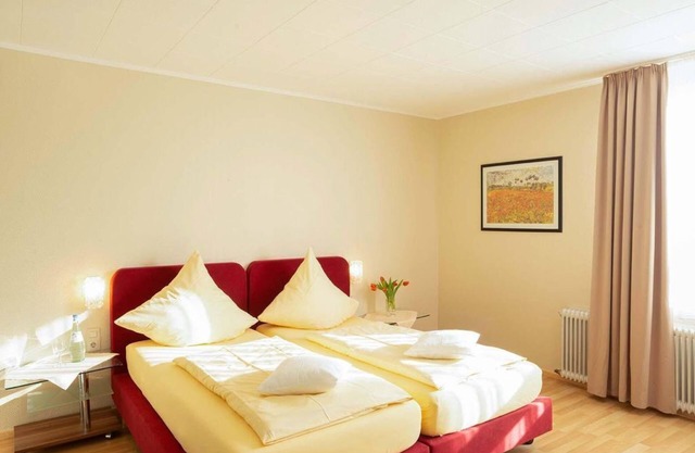 South side without balcony with panoramic view, max. 1 nights - Waldhotel Sonnenberg