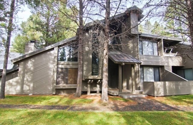 Spa-Side Lodge with Access to Exclusive Golf