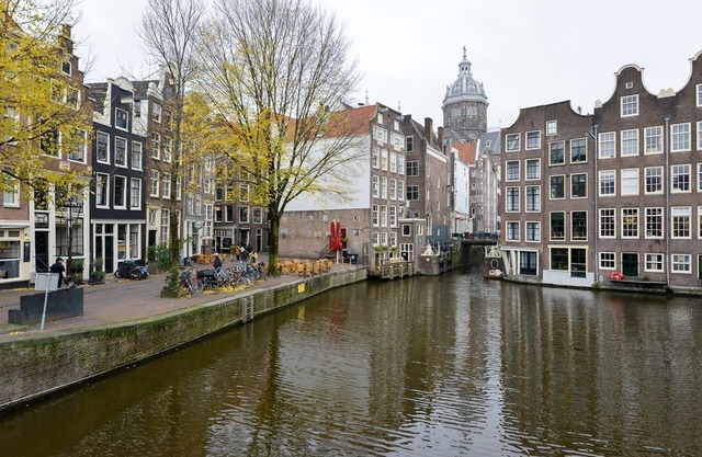 Spacious apartment near canal and central station
