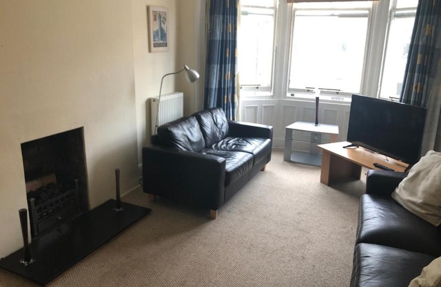 Spacious flat in TRENDY & HIPSTER Bruntsfield!!!