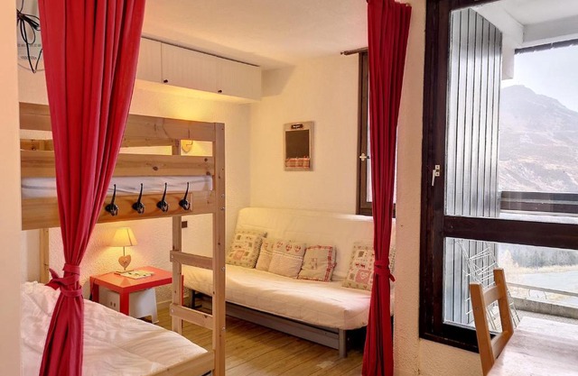 Studio 3 pers, ski aux pieds, balcon & cuisine équipée - FR-1-178-349