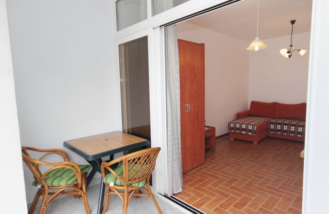 Studio flat with terrace and sea view Njivice, Krk (AS-5458-a)