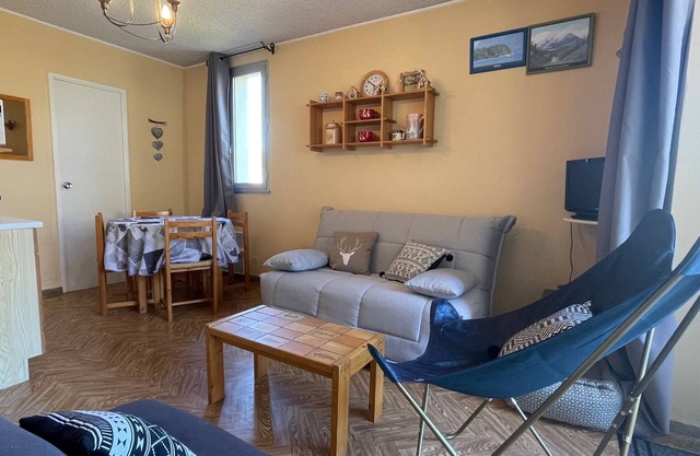 Studio in Sauze with balcony and garage