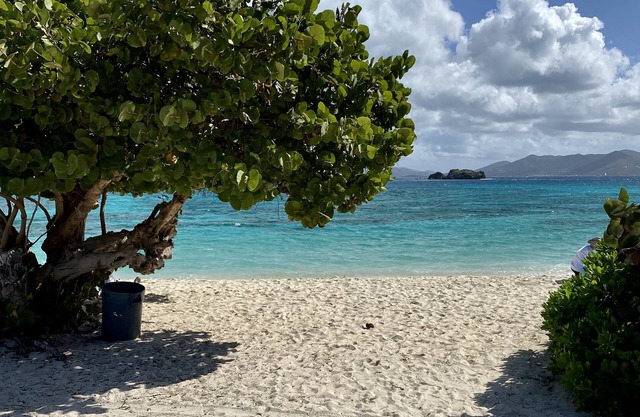 Studio - Walking distance to Sapphire Beach, has Generator