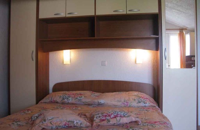 Studio with balcony and air conditioning