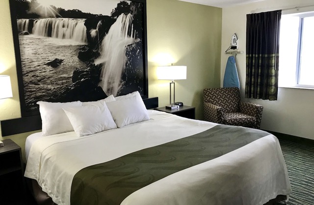 Super 8 by Wyndham Independence Kansas City