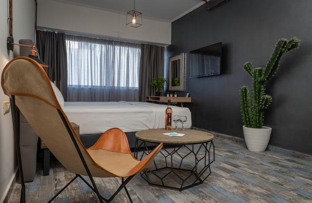 Superb Industrial Style Lodge 6A