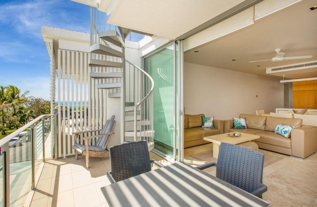 Unit 203 Plantation - Rainbow Beach, Plantation Resort Top Floor, Aircon, Free Wi-Fi