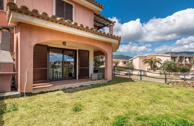 Villa Isabel with Wi-Fi, Air Conditioning, Terrace and Garden