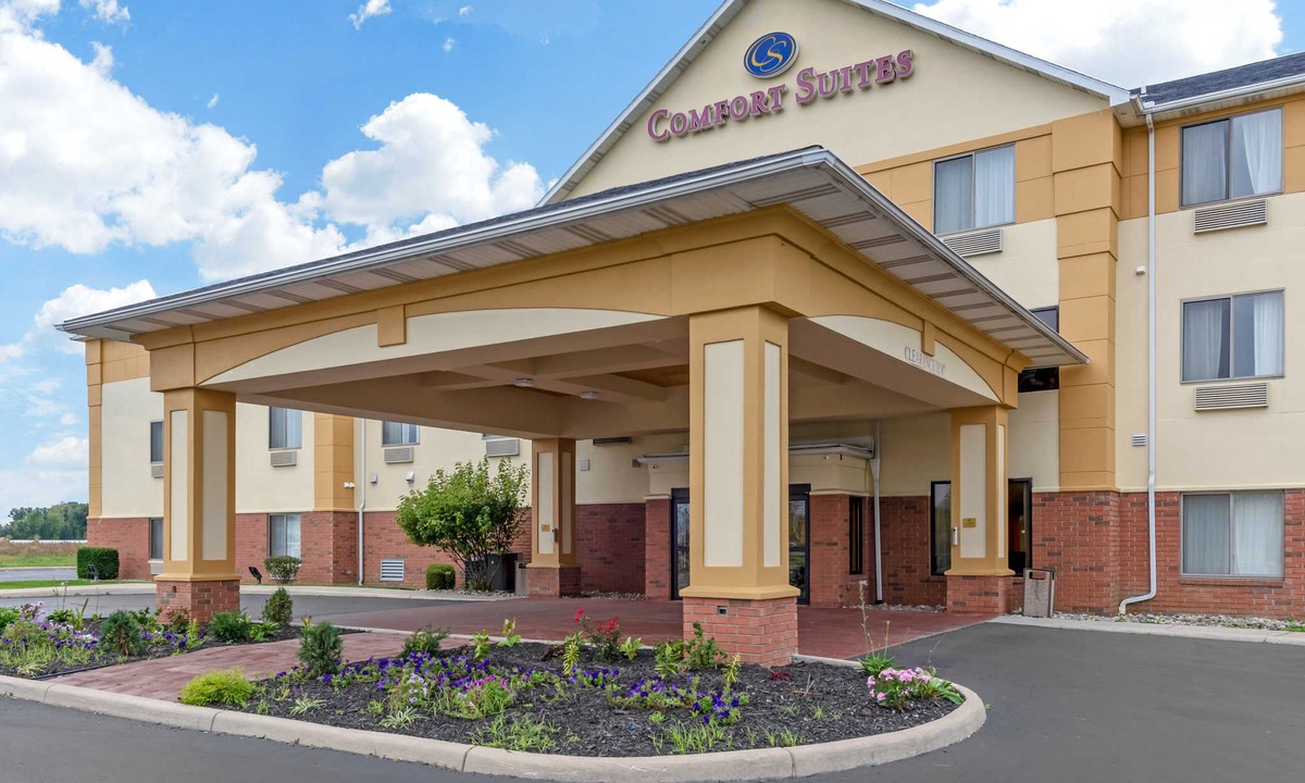 Findlay Hotel | Comfort Suites Findlay I-75