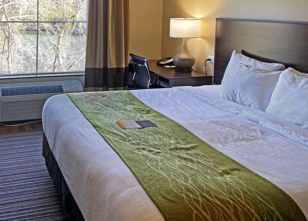 Connellsville Hotel | Comfort Inn
