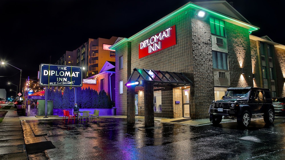 Fallsview Hotel | Diplomat Inn