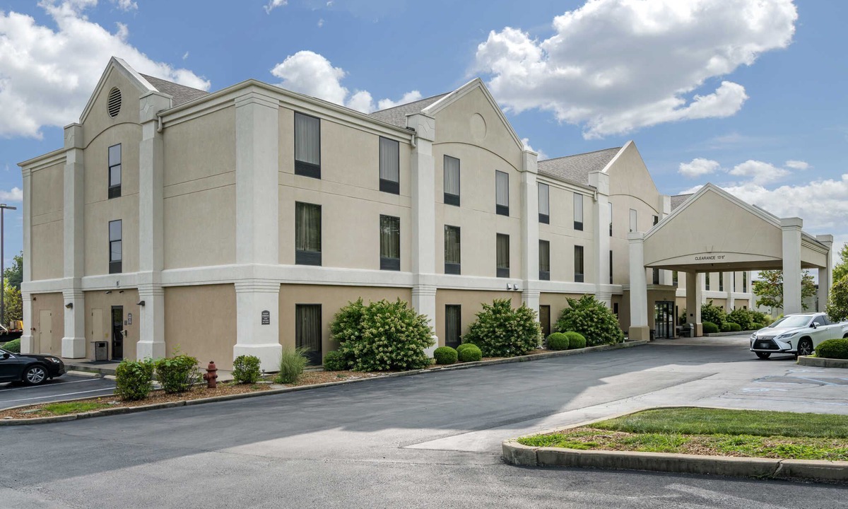 Pacific Hotel | Comfort Inn Near Six Flags St. Louis