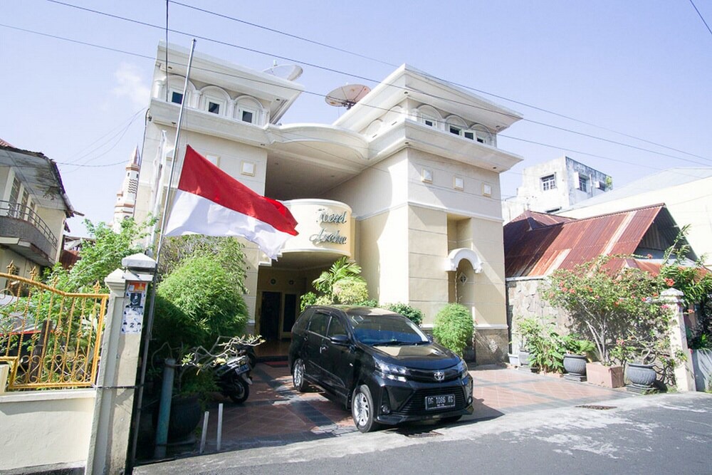 Ternate Hotel | RedDoorz Near Pantai Falajawa Ternate