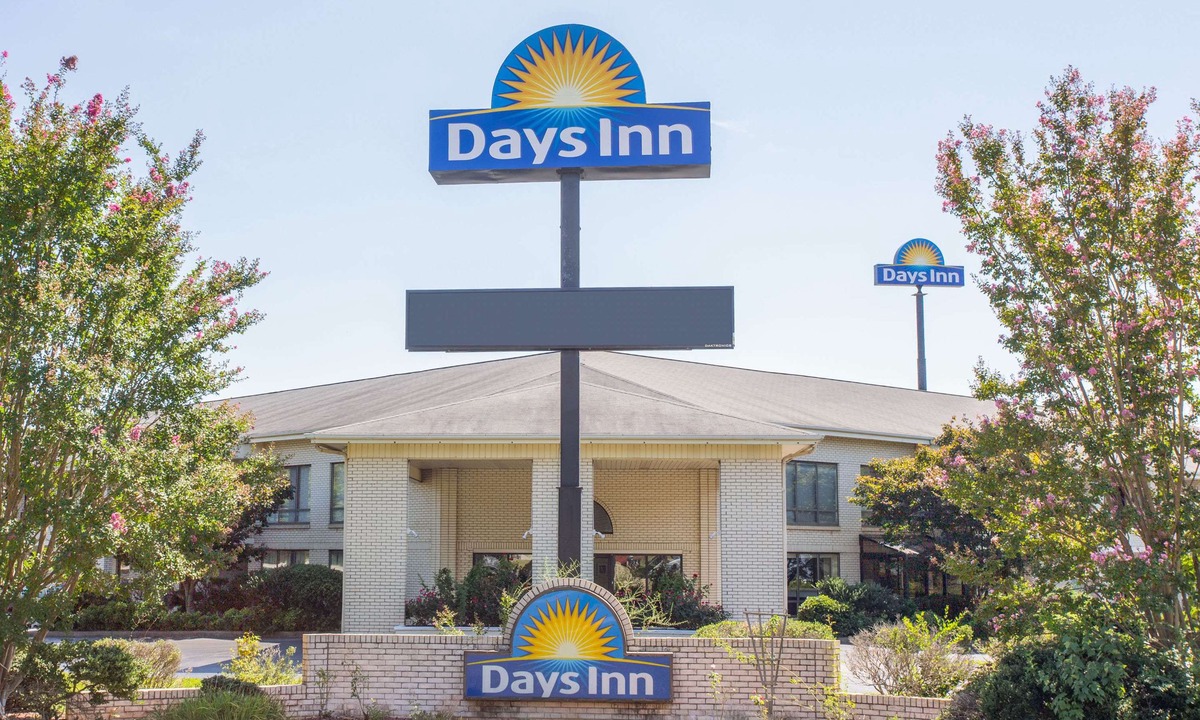 Arcadia Hotel | Days Inn by Wyndham Spartanburg Waccamaw