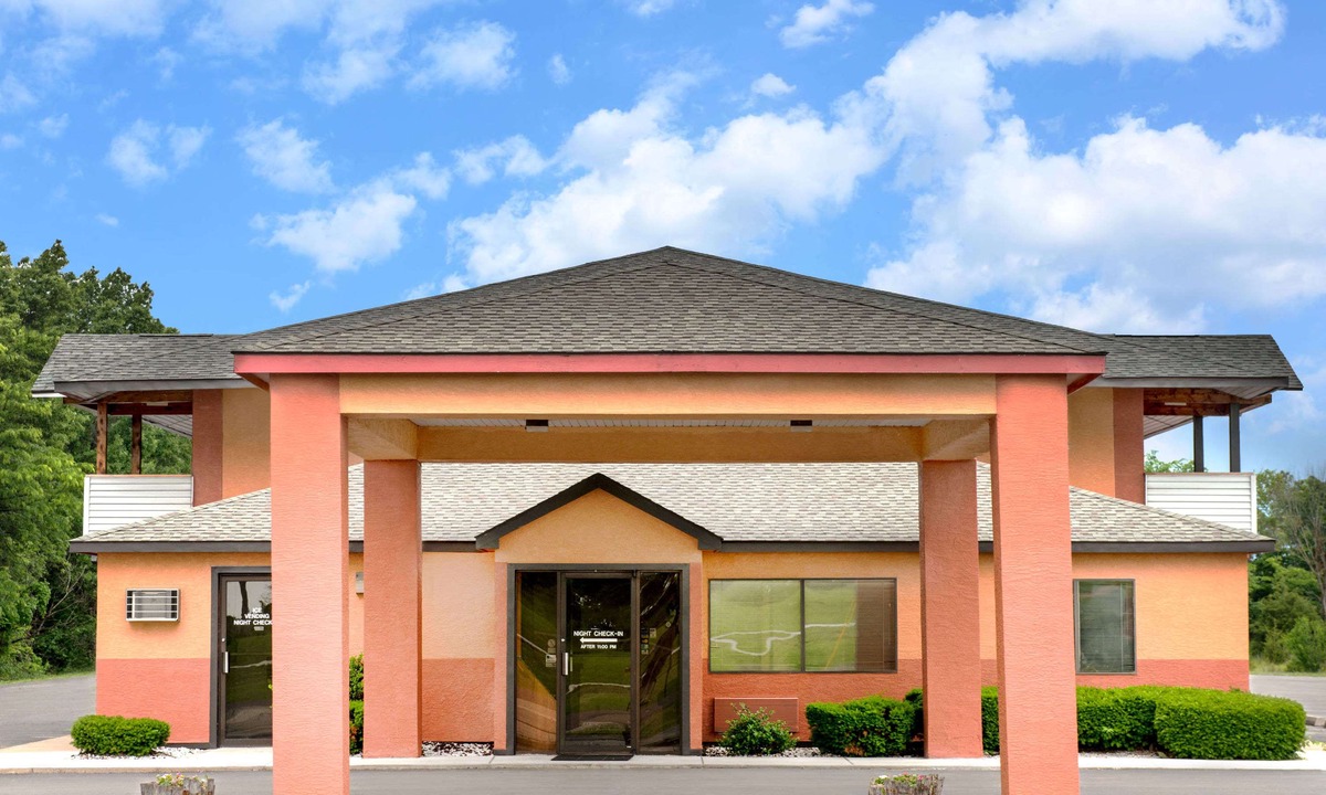 Kingdom City Hotel | Days Inn by Wyndham Kingdom City