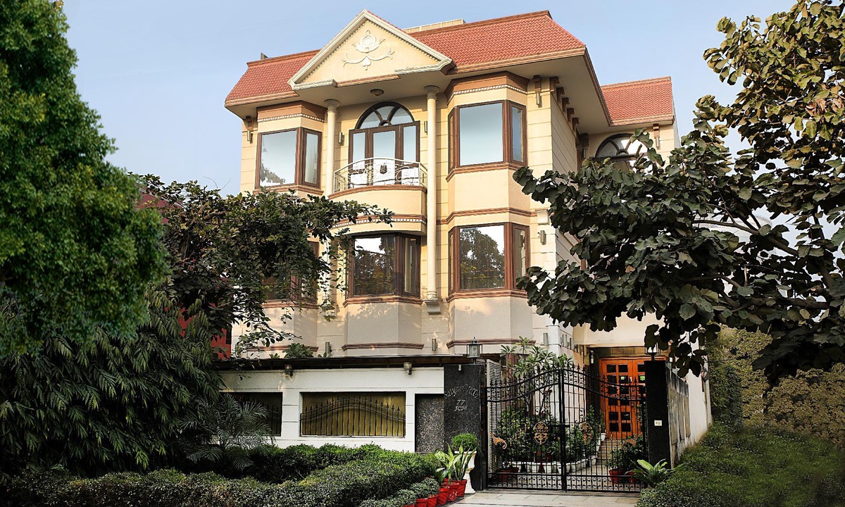DLF City Hotel | Ahuja Residency Cyber City I
